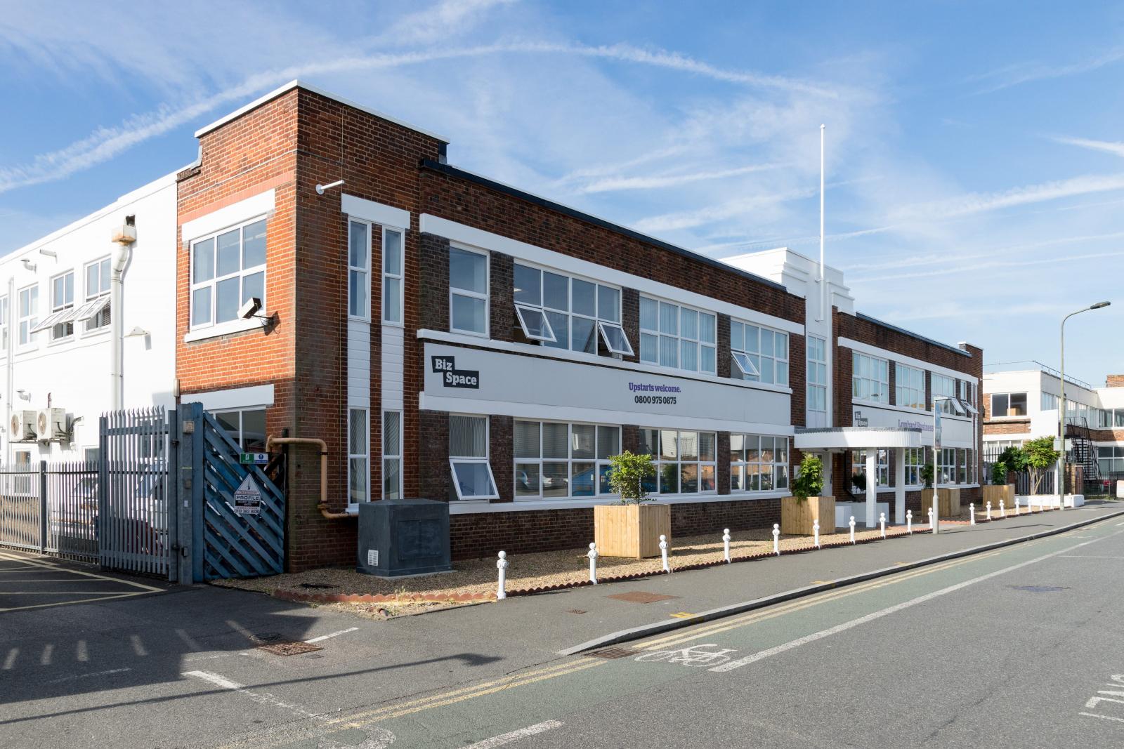 Wimbledon, SW19 (Office)
