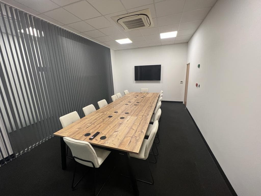 Surbiton, KT6 (Office)