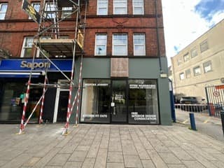 LAVENDER HILL, SW11 (Retail Property (high street))